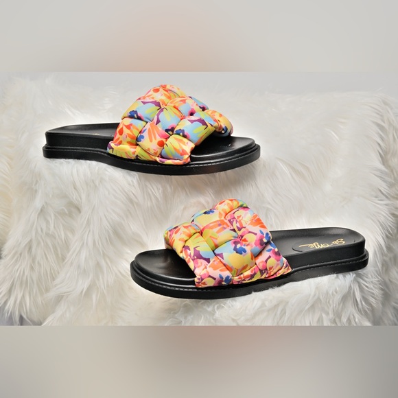 NWT So Me Womens Multicolor Slip-On Flats Slide Sandals Fluffy Lightweight - Picture 4 of 8